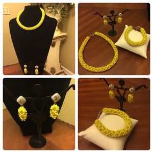 An elegant but simple jewelry set - Cool Yellow